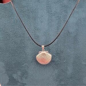 Sterling Silver Puffy Seashell Pendant Necklace / 925 / Z31